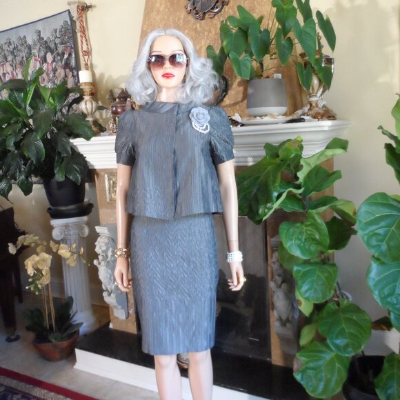 New Moschino CheapandChic Dark Gray Textured Silk Skirt Suit w/Back Bow Size 6 - Picture 3 of 16